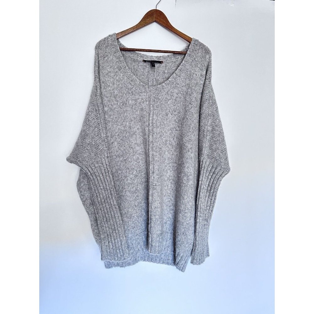 BCBGMaxAzria Wool Alpaca Blend‎ Grey Oversized Knit Sweater Pull Over V Neck